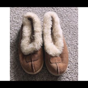 Ugg Slipper Fawn Size 5